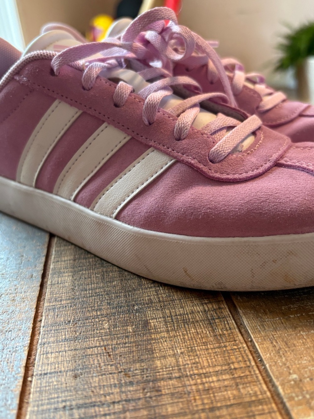 Womans Size 5 1/2 Adidas Pink Suede Lace-Up Sneakers